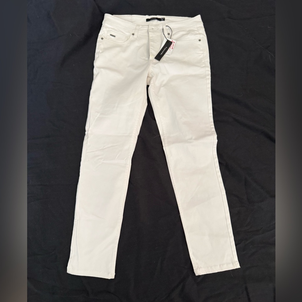 NWT  Tahiti Women's white straight leg jeans
